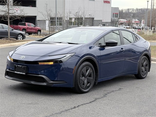 Certified 2025 Toyota Prius LE image 2