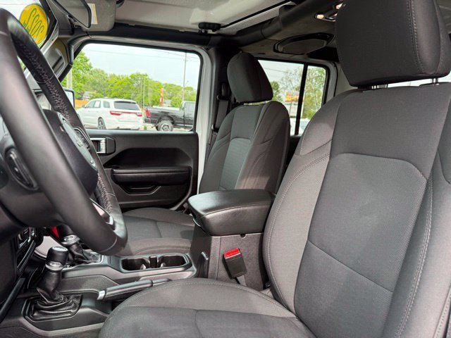 Certified 2022 Jeep Gladiator Sport AWD/4WD image 10