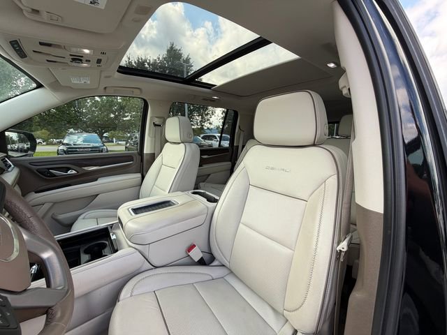 Used 2022 GMC Yukon XL Denali w/ Max Trailering Package AWD/4WD image 9