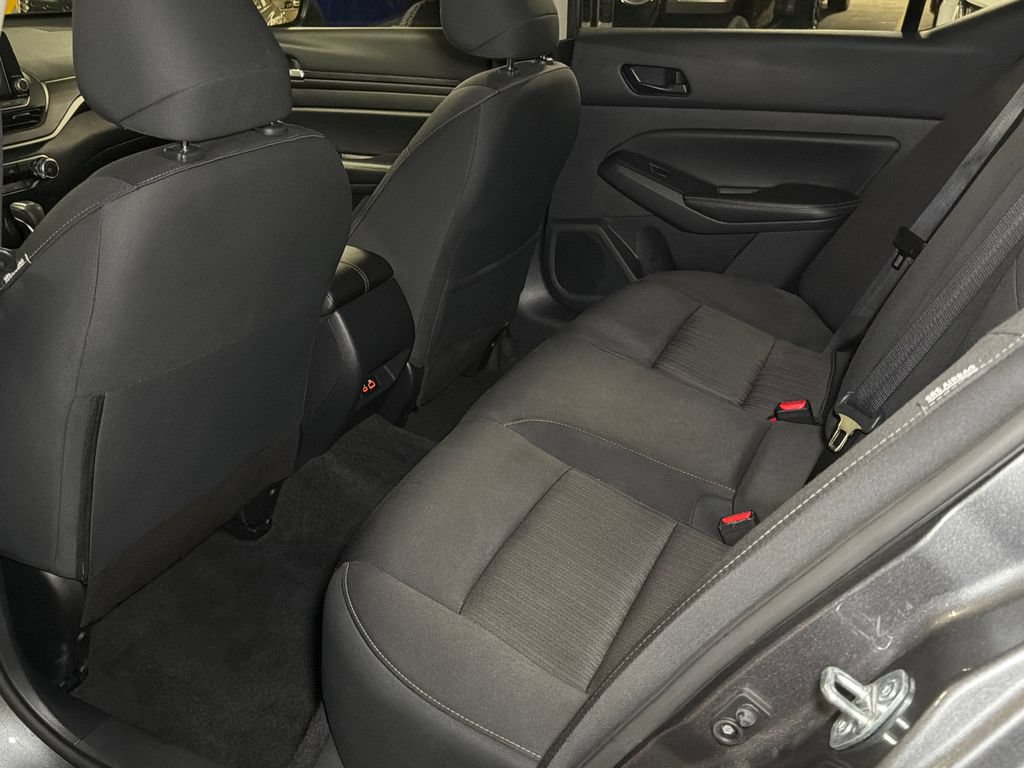 Used 2024 Nissan Altima 2.5 SV AWD/4WD image 16