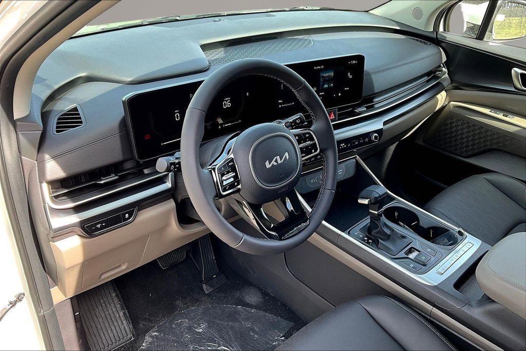 New 2026 Kia Carnival FWD image 7