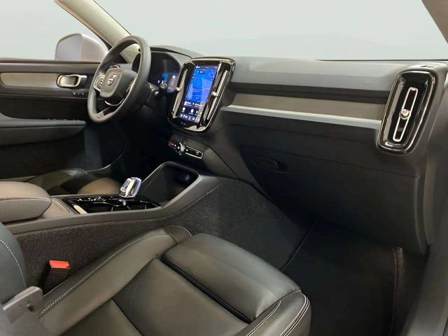 Used 2025 Volvo XC40 B5 Plus AWD/4WD image 75