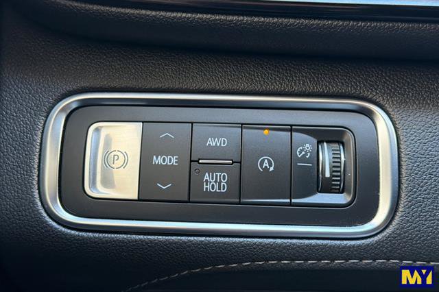 Used 2025 Buick Enclave Preferred AWD/4WD image 36