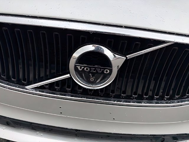 Used 2018 Volvo S90 T5 Momentum w/ Convenience Package FWD image 9