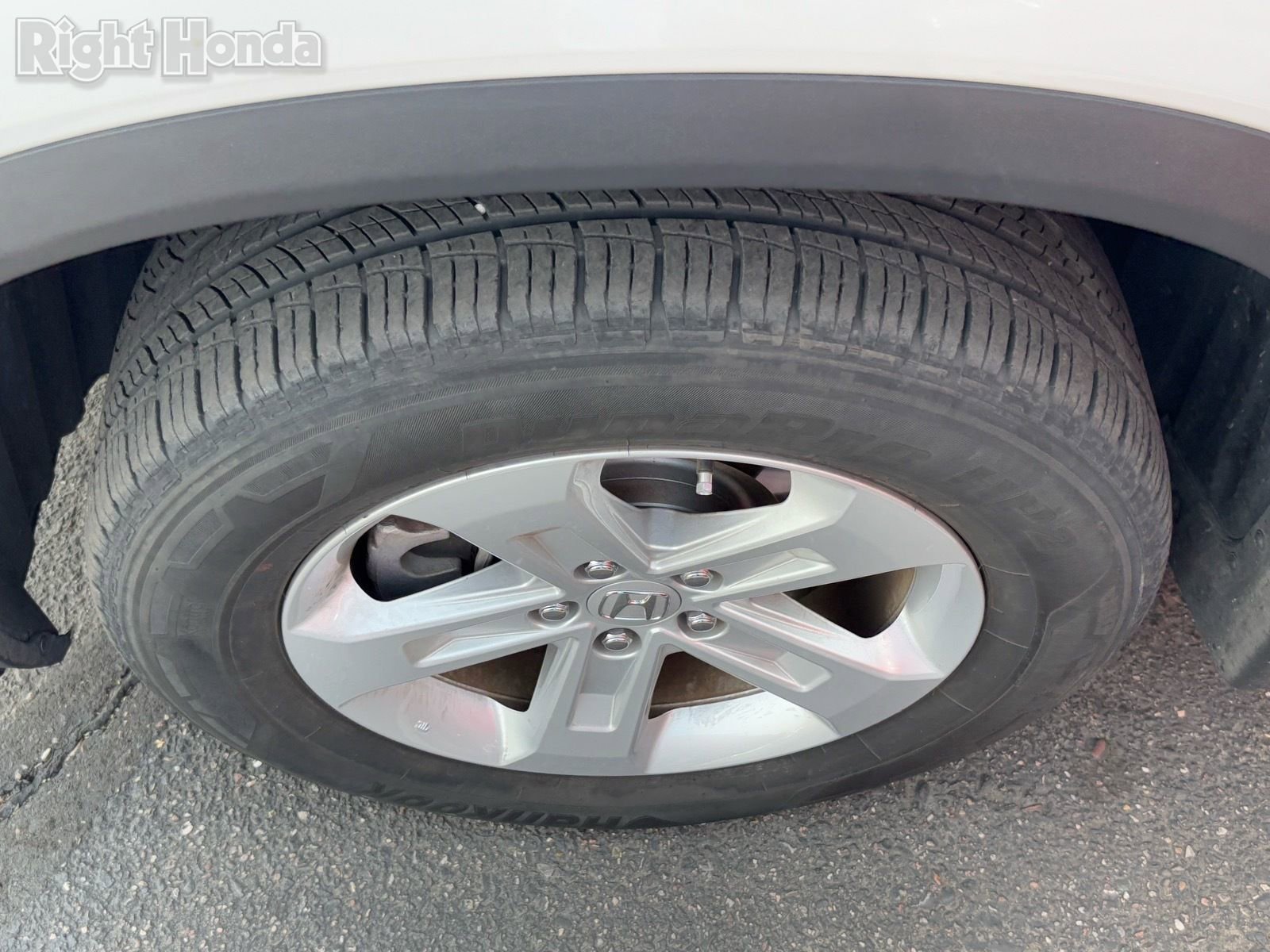 Used 2024 Honda Pilot LX image 8