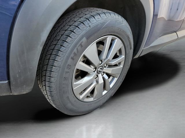 Used 2025 Nissan Pathfinder SV image 34