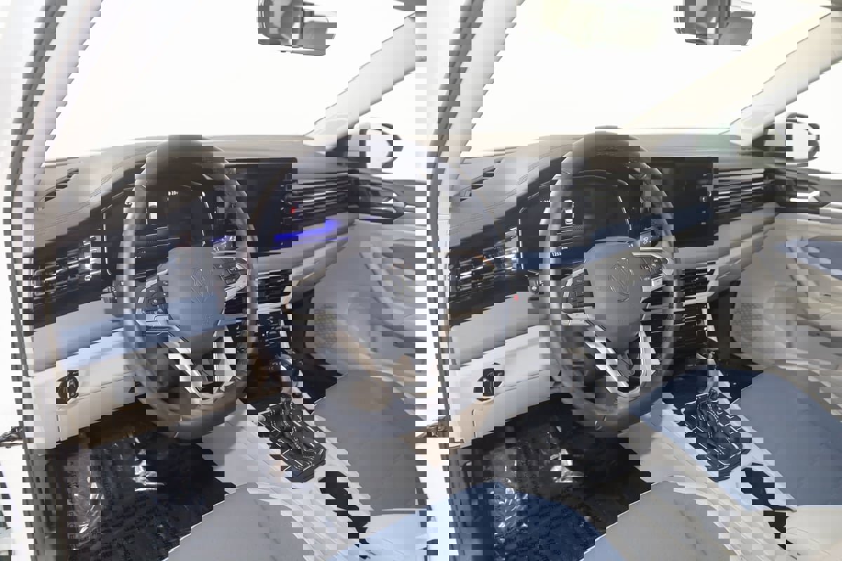 Used 2025 Volkswagen Jetta SE image 24