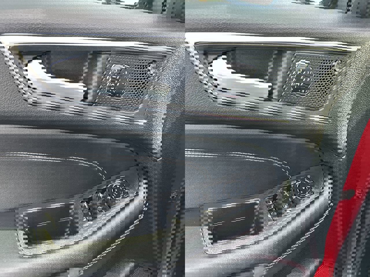 Used 2024 Ford Edge Titanium image 20