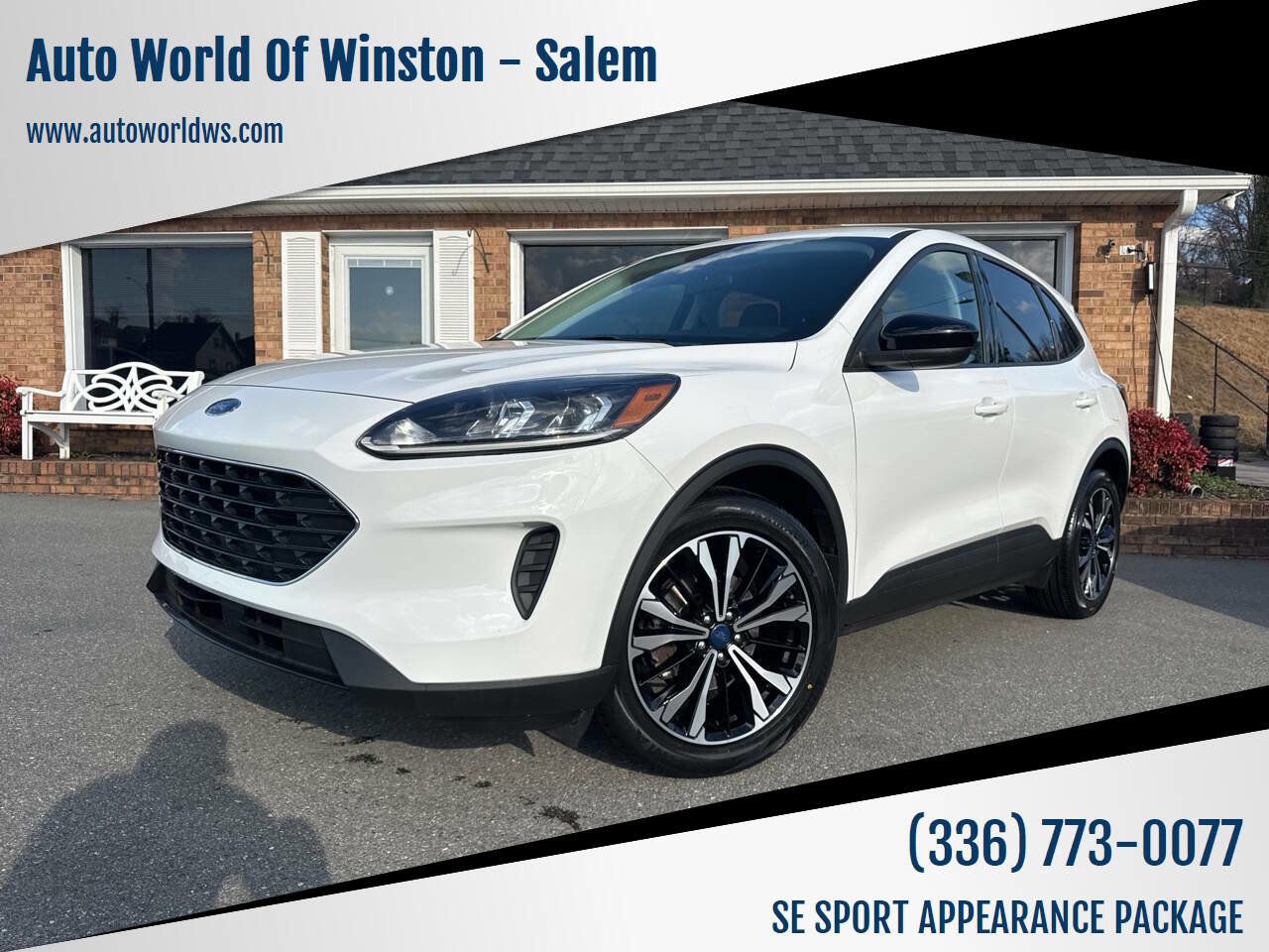 Used 2022 Ford Escape SE w/ SE Sport Appearance Package image 1