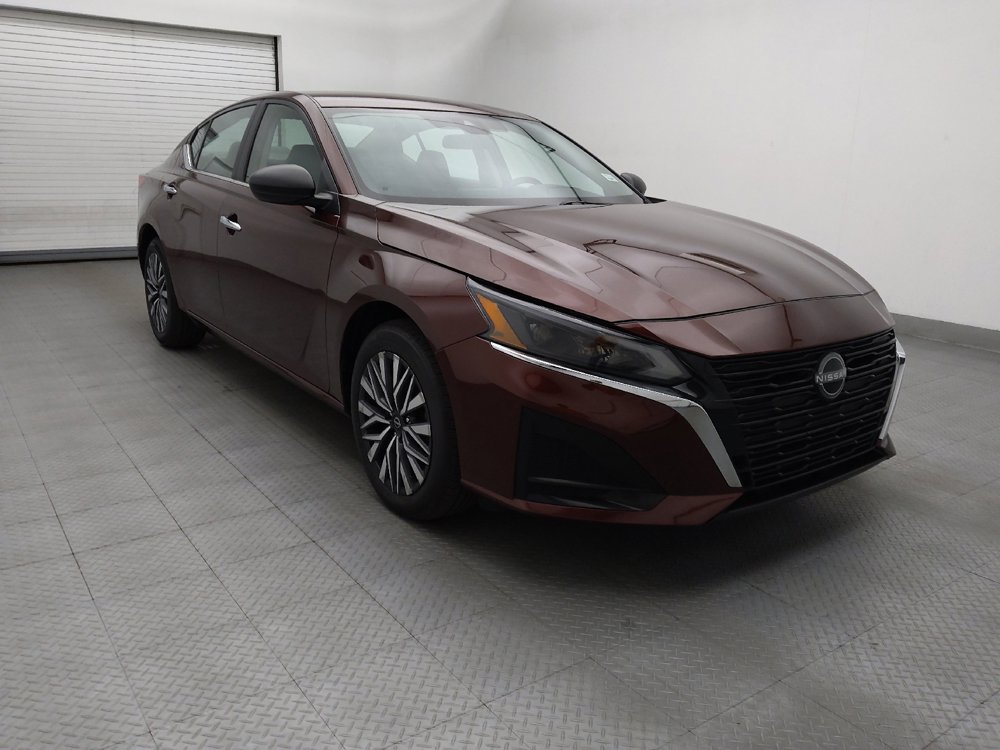 Used 2025 Nissan Altima 2.5 SV AWD/4WD image 13