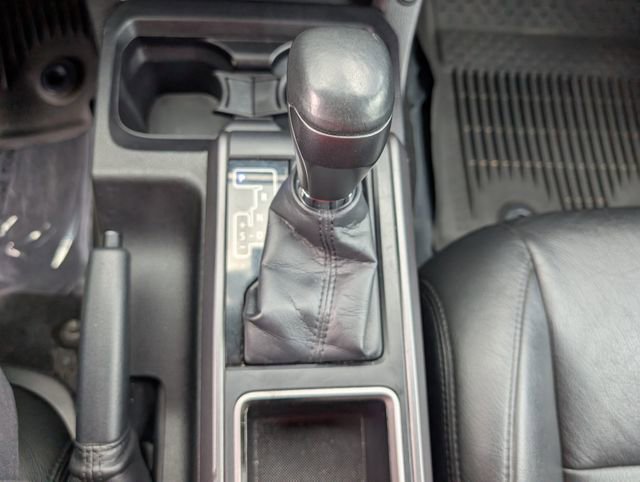 Used 2021 Toyota Tacoma TRD Sport w/ Technology Package AWD/4WD image 19