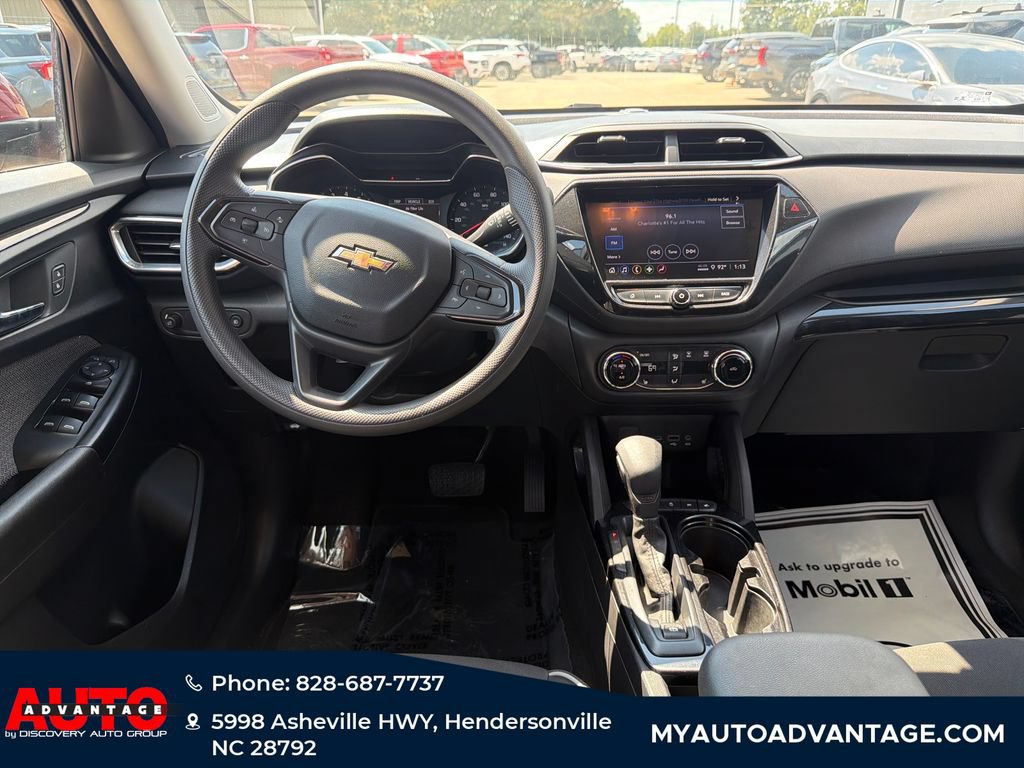 Used 2021 Chevrolet TrailBlazer LT w/ Convenience Package FWD image 29