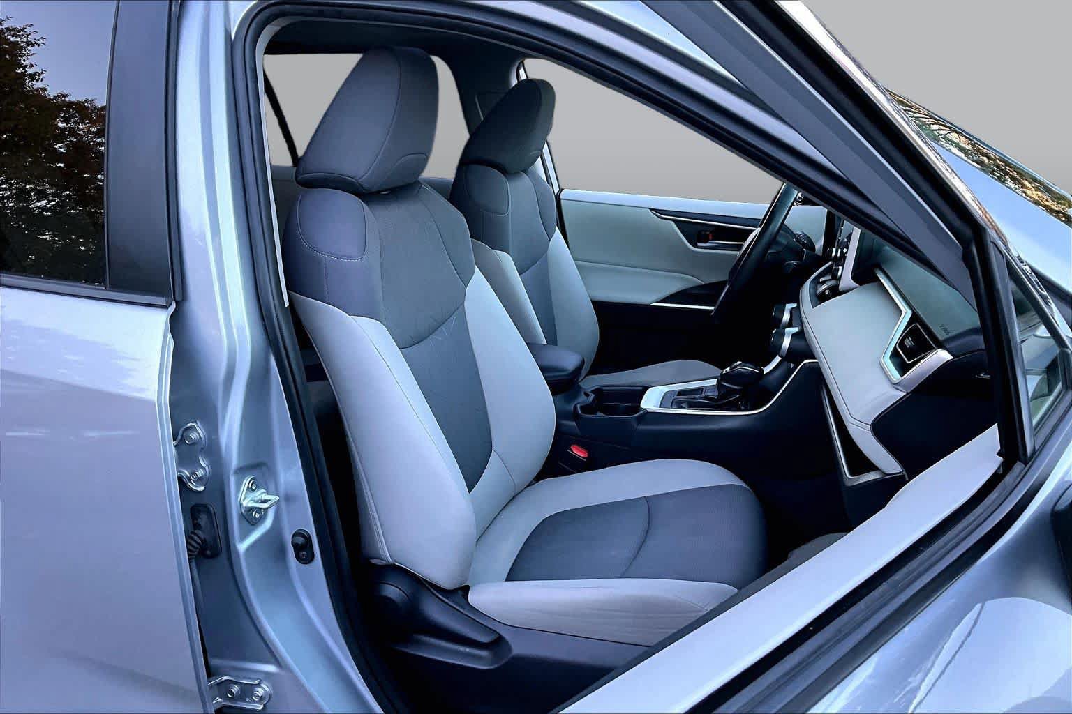 Certified 2019 Toyota RAV4 XLE w/ Convenience Package AWD/4WD image 8
