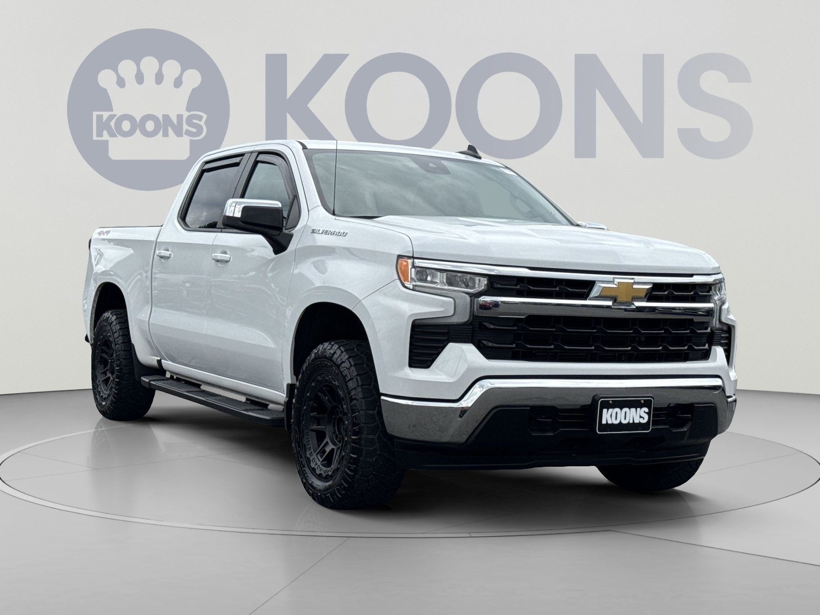 Used 2023 Chevrolet Silverado 1500 LT AWD/4WD image 5