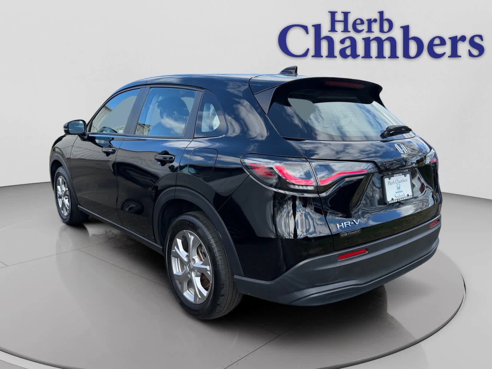 Used 2024 Honda HR-V LX image 3