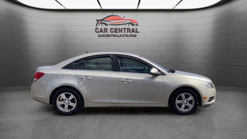 Used 2013 Chevrolet Cruze LT image 6