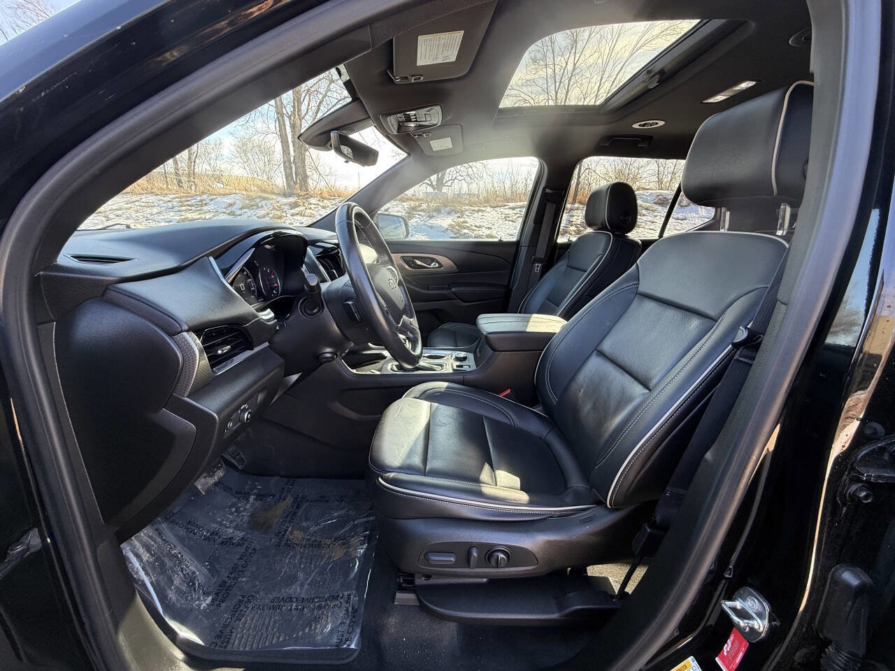 Used 2022 Chevrolet Traverse Premier w/ Redline Edition AWD/4WD image 8