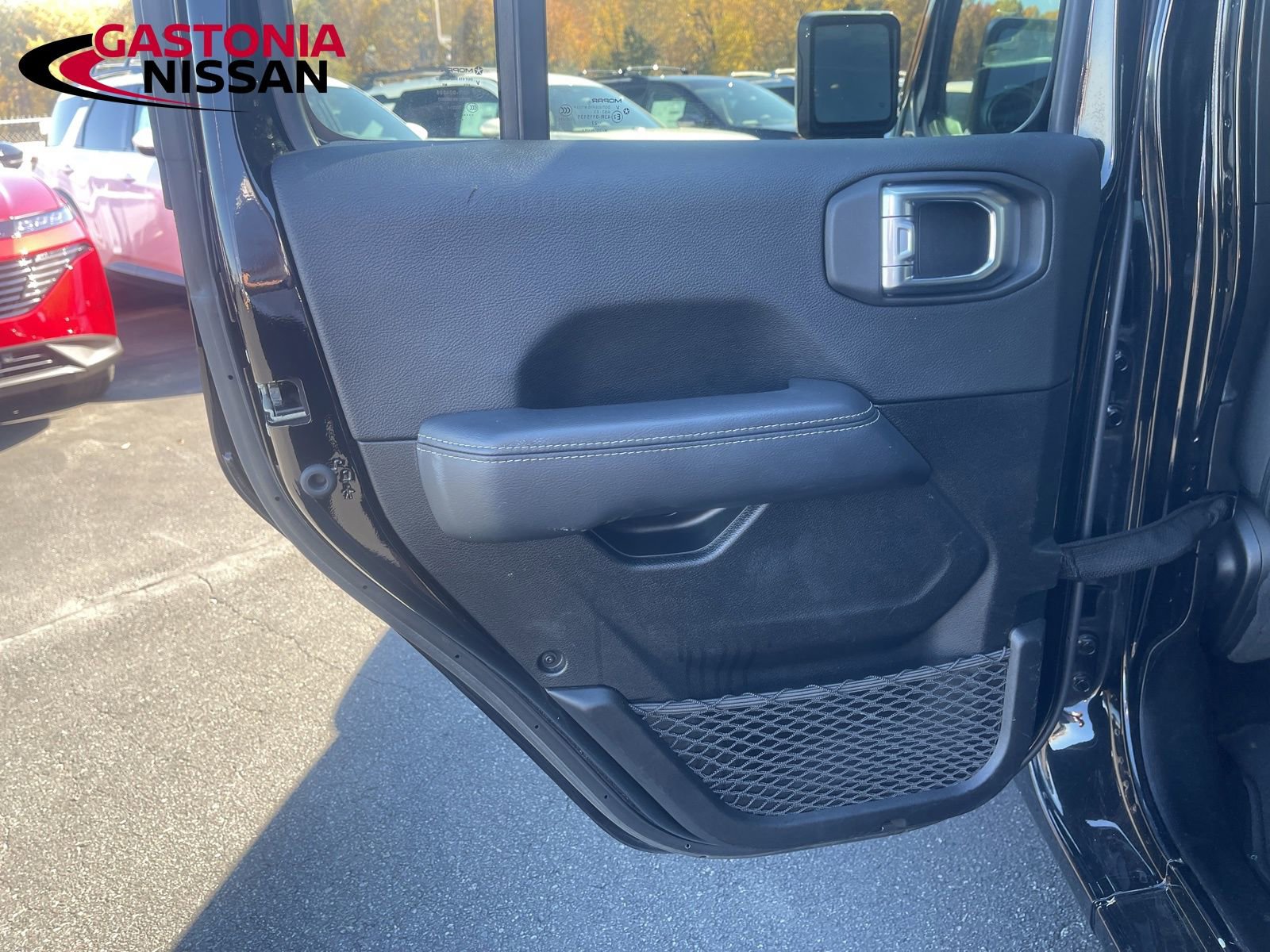 Used 2023 Jeep Wrangler Sahara image 29