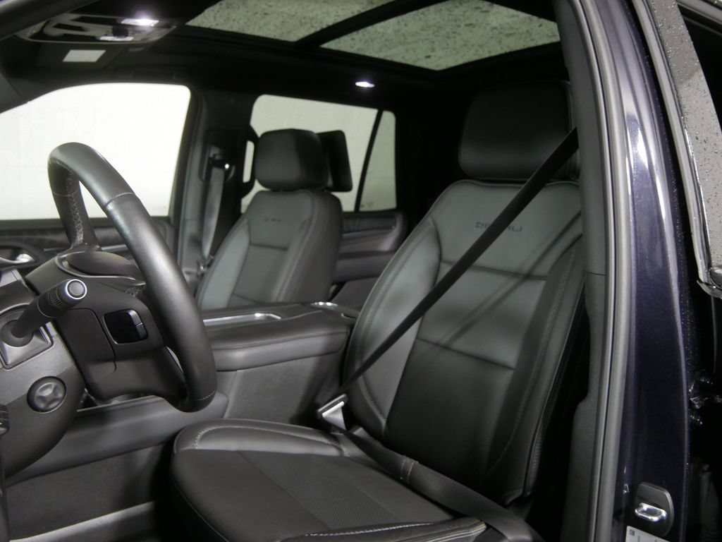 Used 2024 GMC Yukon Denali w/ Advanced Technology Package AWD/4WD image 11