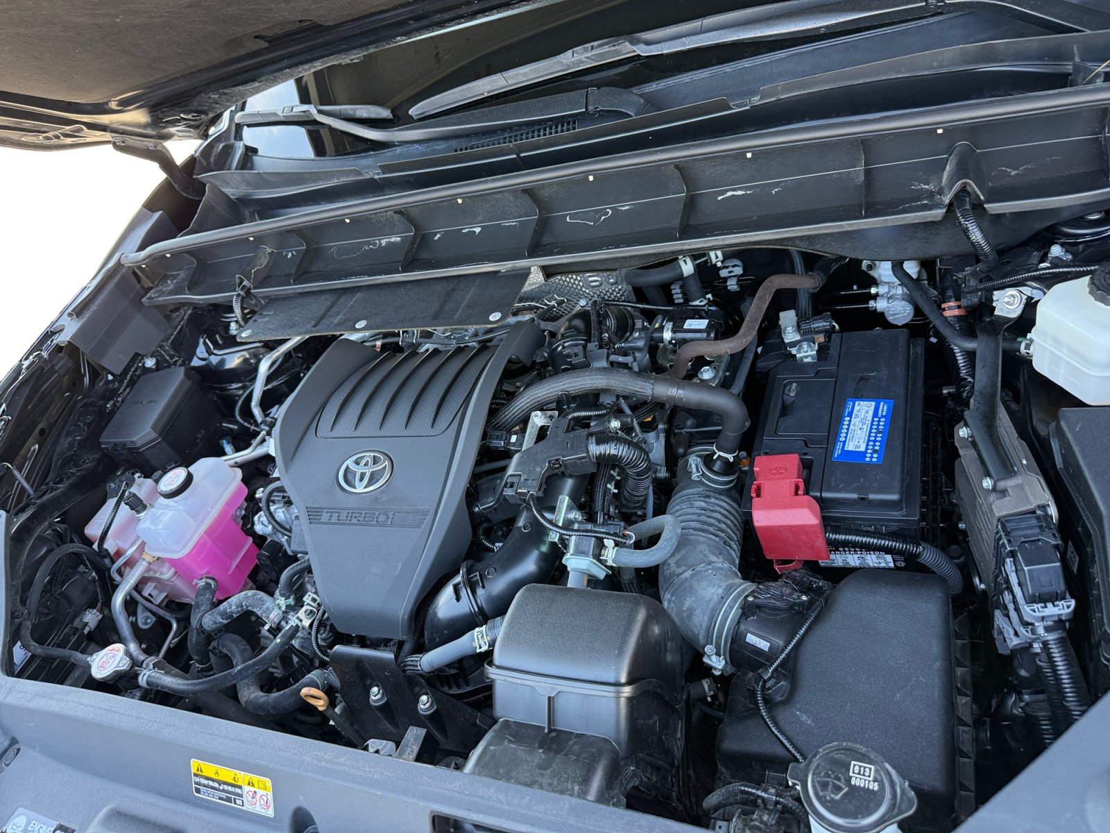 Used 2024 Toyota Highlander XLE FWD image 13