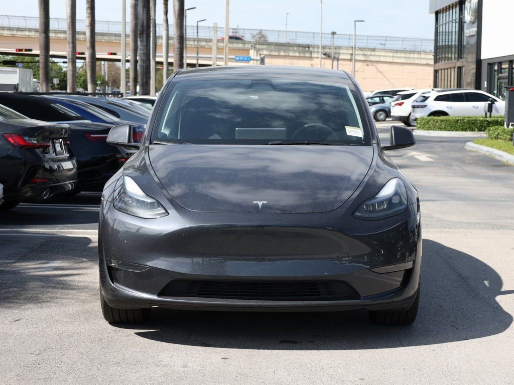 Used 2025 Tesla Model Y Long Range image 3