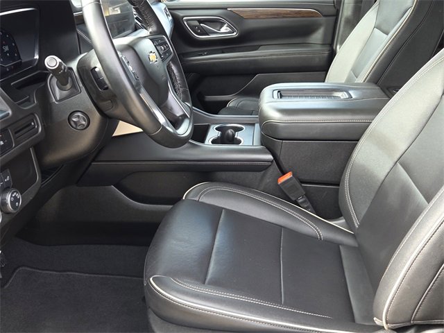 Used 2023 Chevrolet Suburban Premier image 17