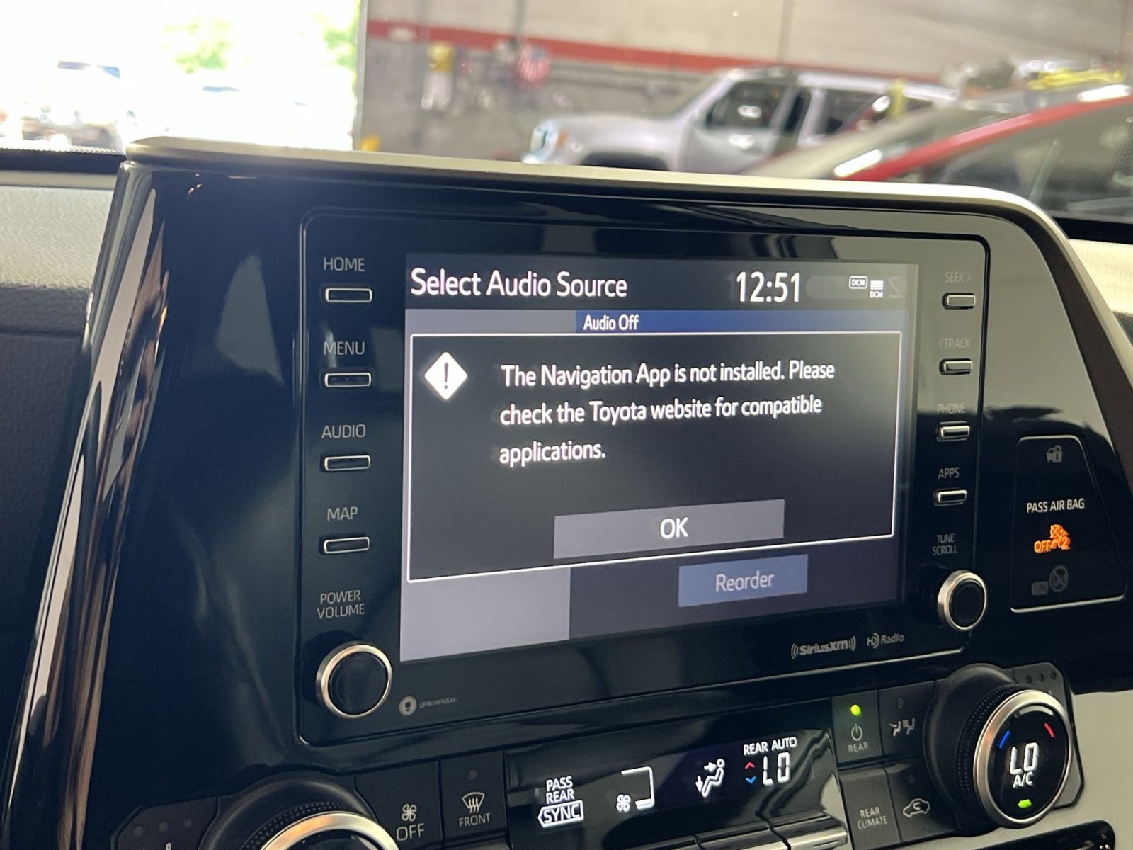 Used 2022 Toyota Highlander XLE AWD/4WD image 21