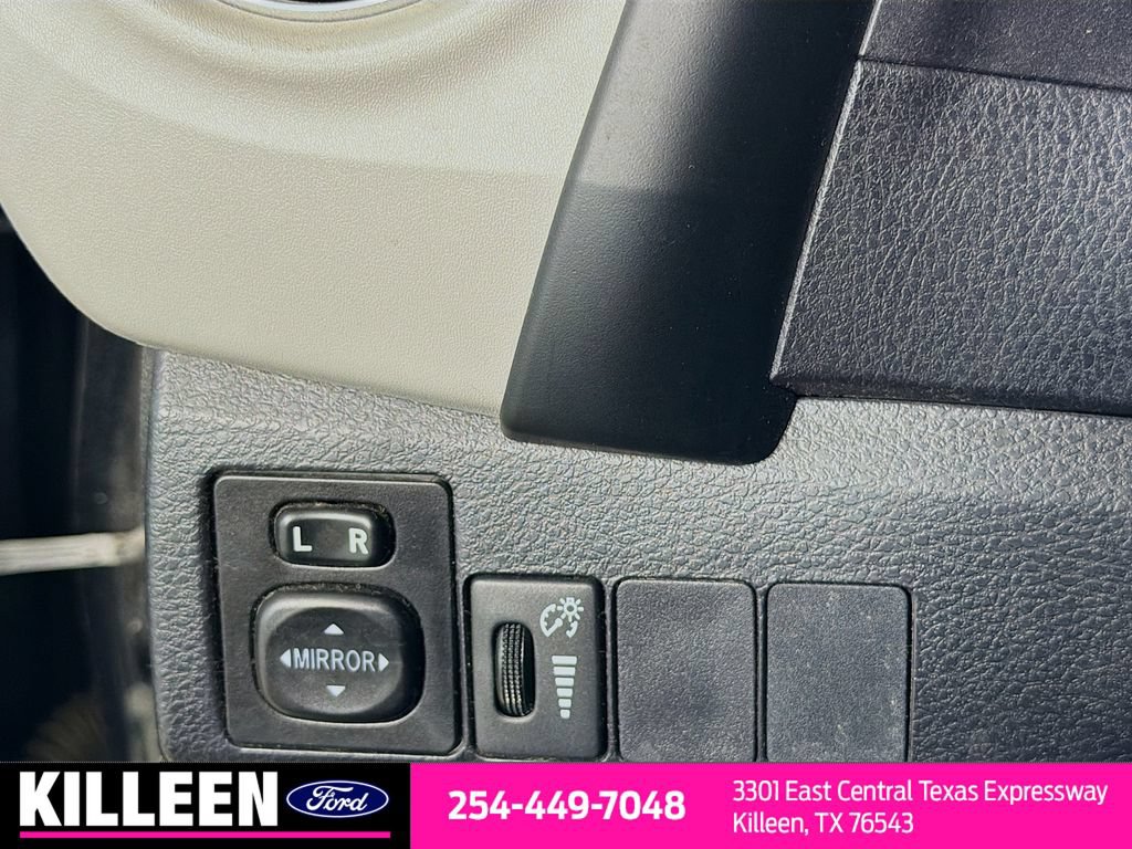 Used 2019 Toyota Corolla LE FWD image 4