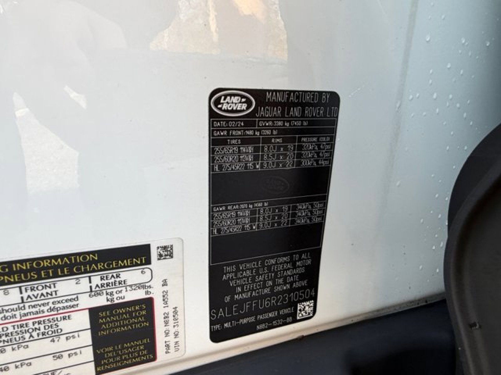 Used 2024 Land Rover Defender 130 S image 24