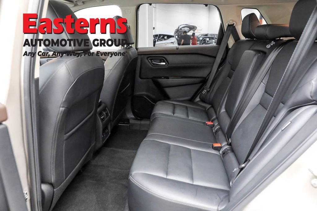 Used 2022 Nissan Rogue SL w/ SL Premium Package image 23