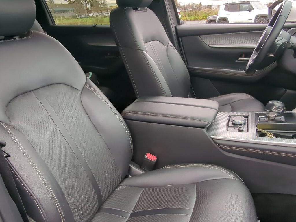 Used 2024 MAZDA CX-90 3.3 Turbo w/ Preferred Plus image 8