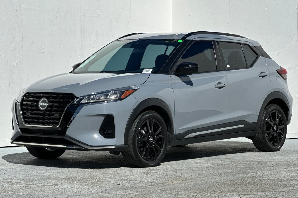 Used 2023 Nissan Kicks SR FWD image 7