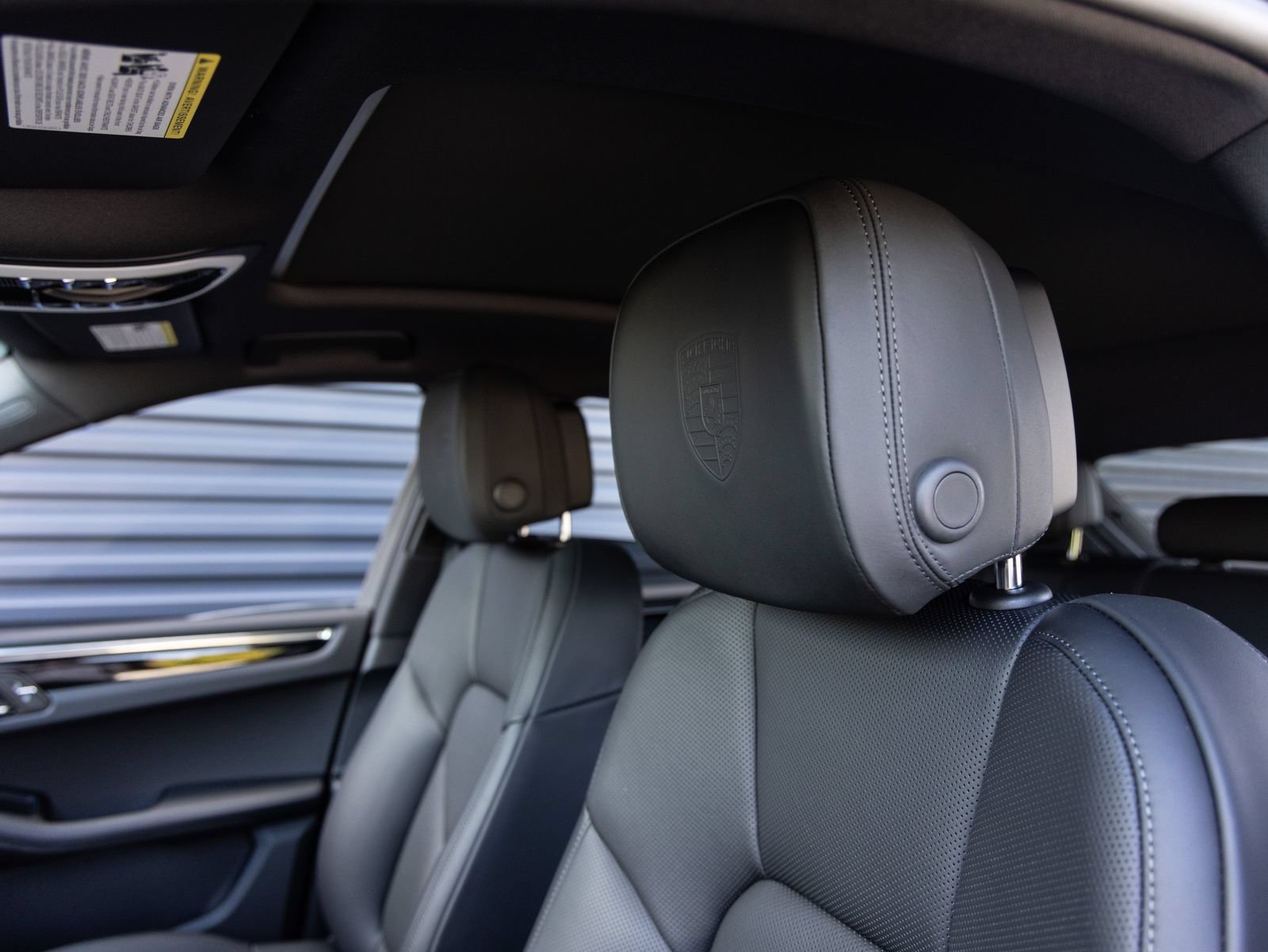 Certified 2026 Porsche Macan AWD/4WD image 23