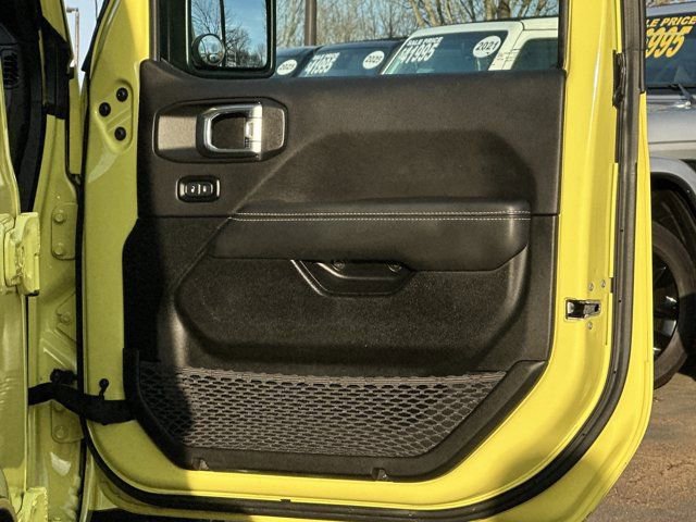 Certified 2022 Jeep Wrangler Unlimited Sahara w/ Cold Weather Group image 17