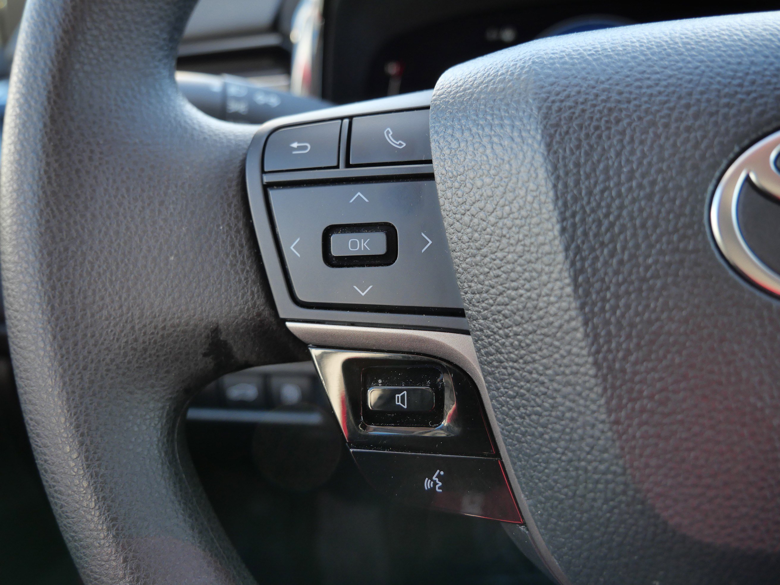 Certified 2025 Toyota Camry LE image 27