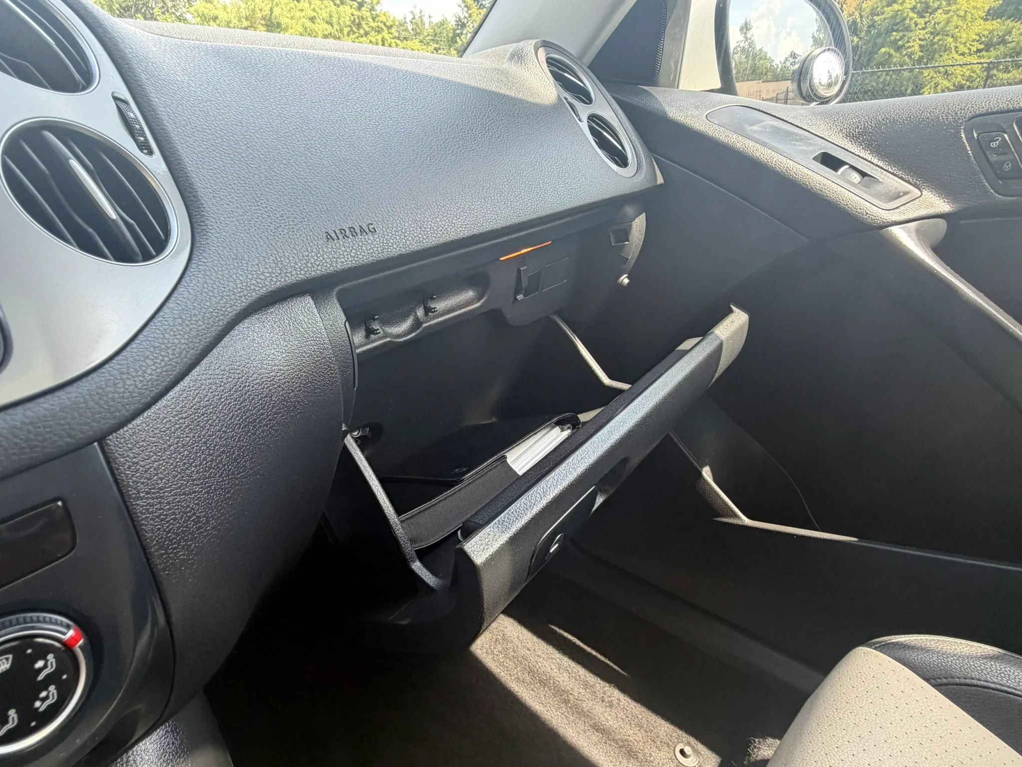 Used 2017 Volkswagen Tiguan Wolfsburg Edition FWD image 27