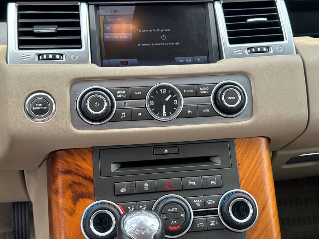 Used 2011 Land Rover Range Rover Sport HSE AWD/4WD image 27