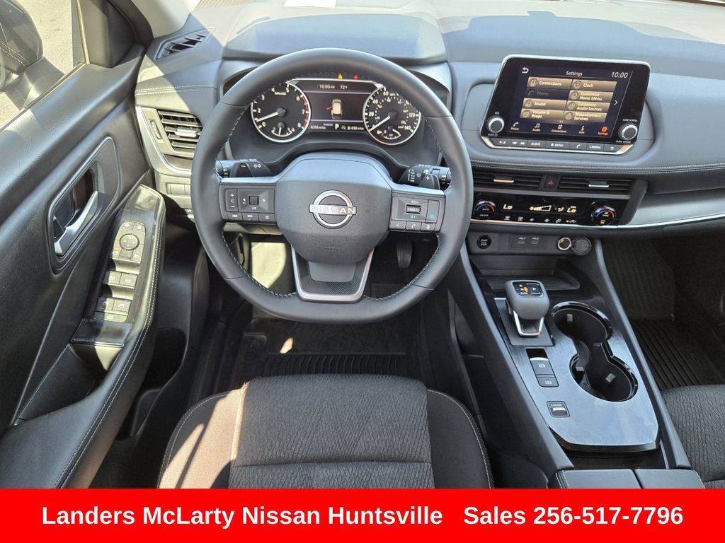 Used 2025 Nissan Rogue SV FWD image 15