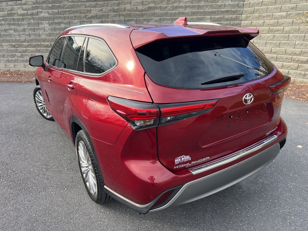 Used 2022 Toyota Highlander Platinum image 28