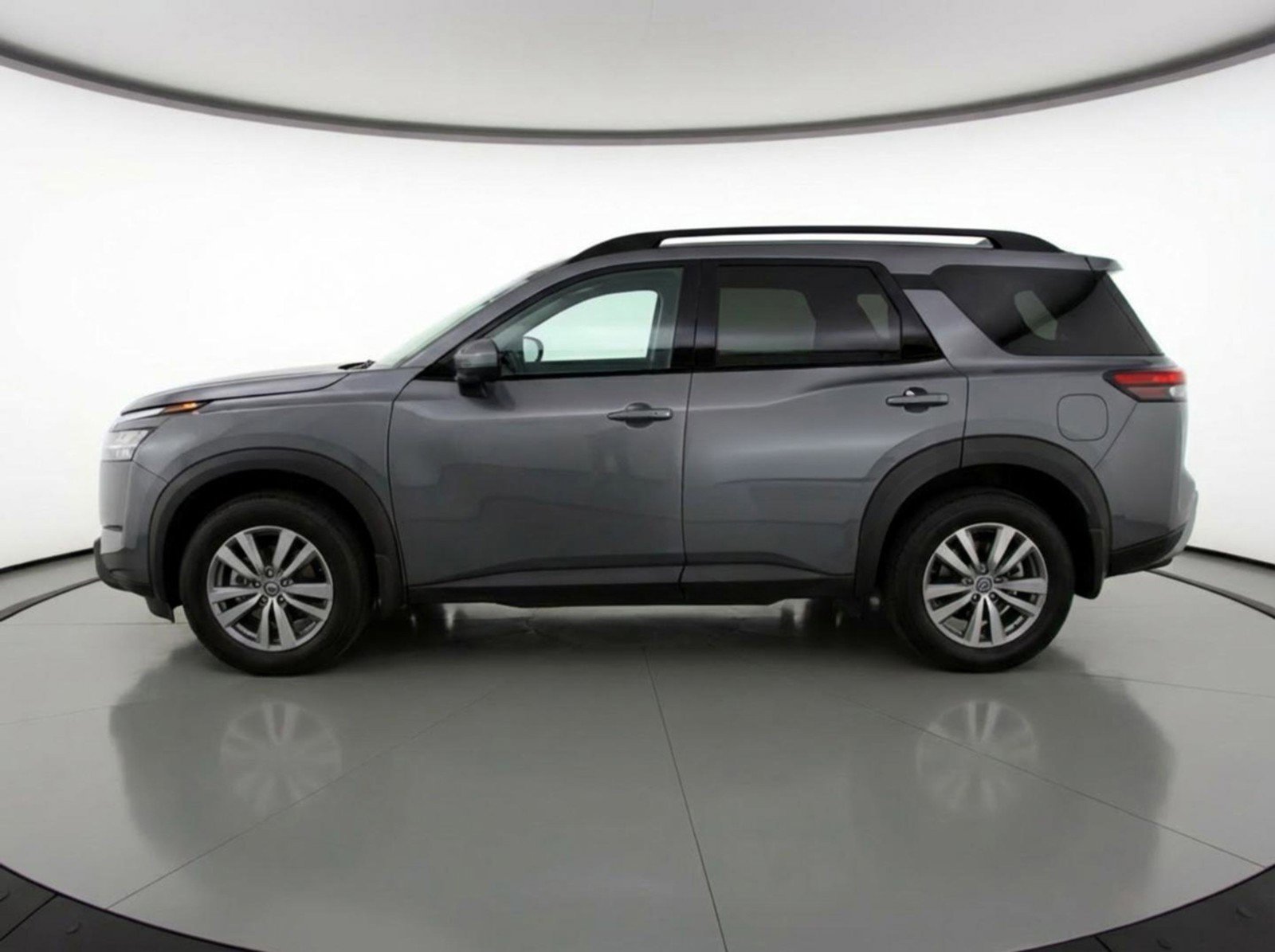 Used 2025 Nissan Pathfinder SV AWD/4WD image 5