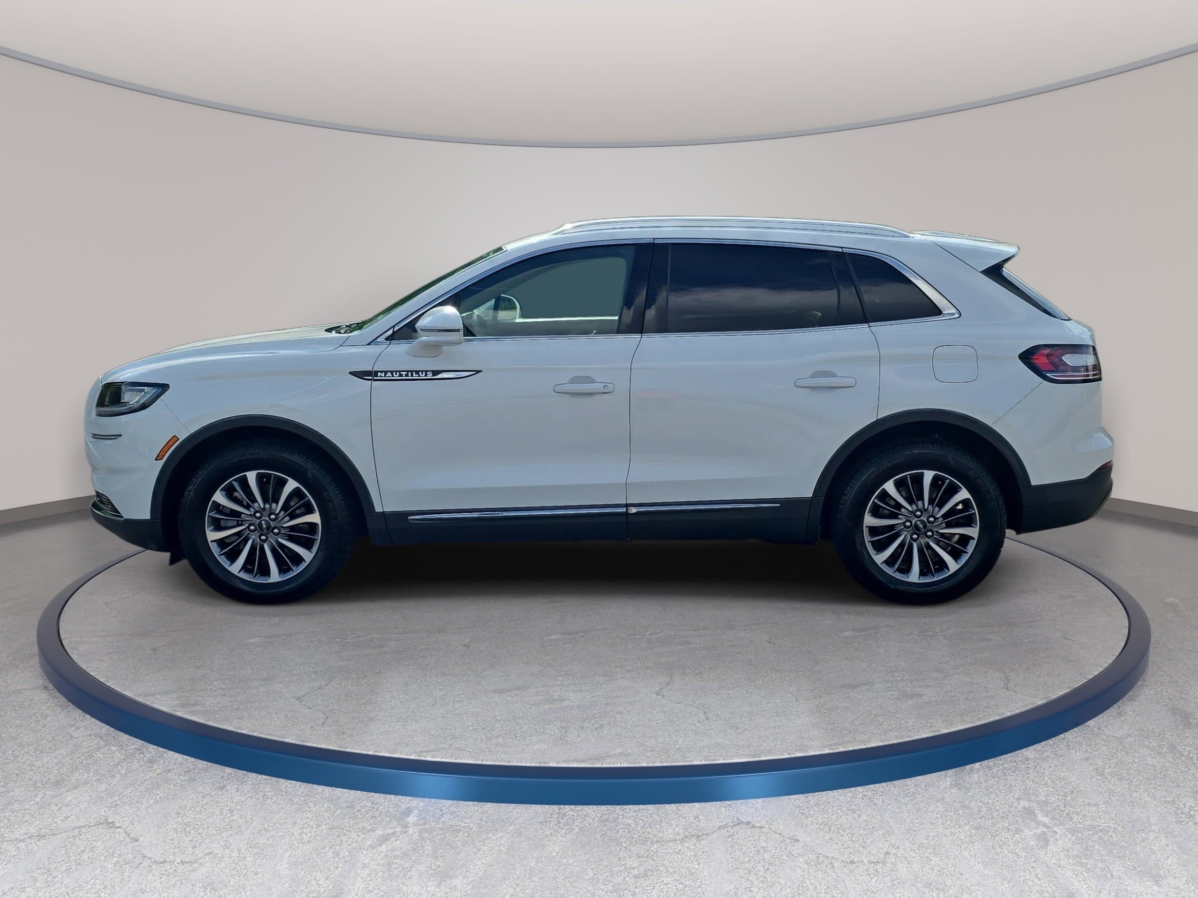 Used 2023 Lincoln Nautilus AWD w/ Premium Package image 8