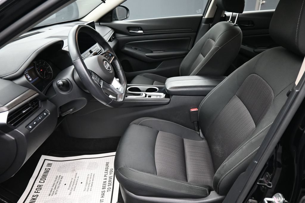 Used 2024 Nissan Altima 2.5 SV w/ SV Premium Package FWD image 11