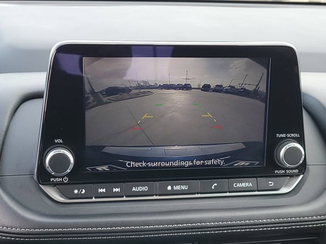 Used 2025 Nissan Rogue SV image 15