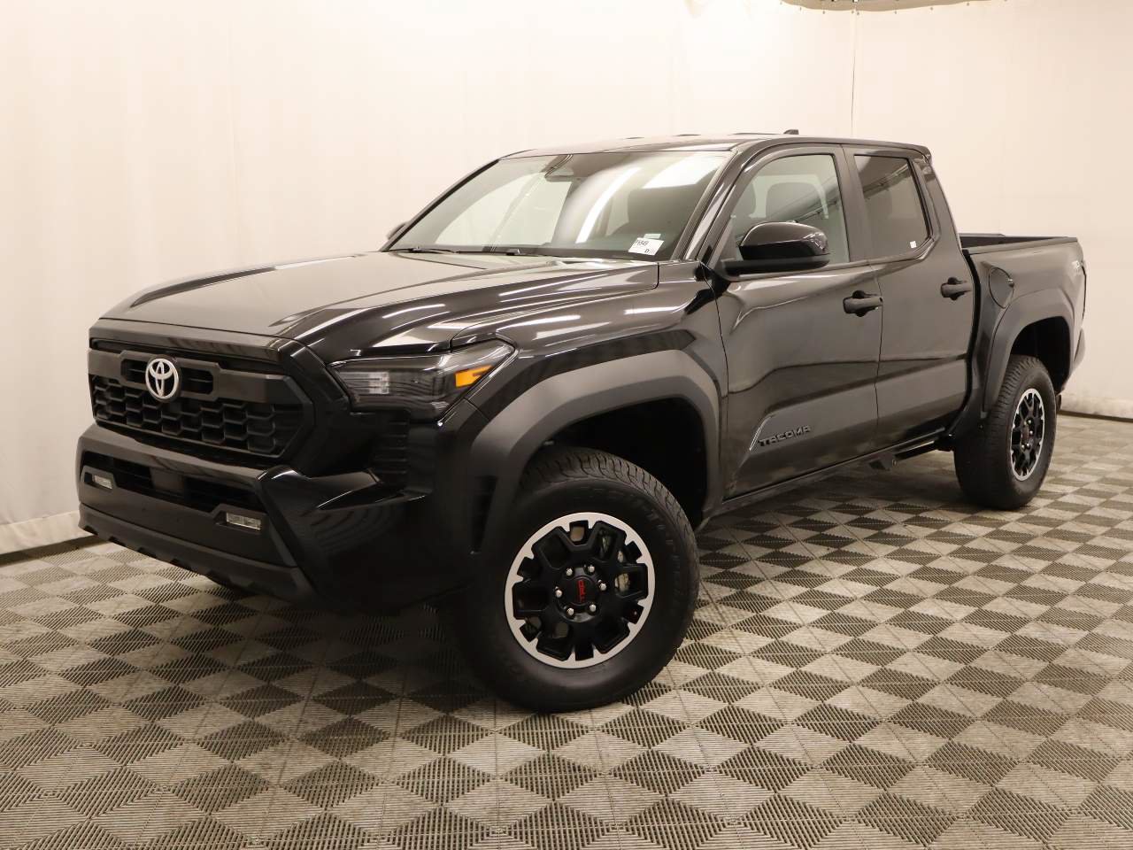Used 2024 Toyota Tacoma TRD Off-Road AWD/4WD image 1