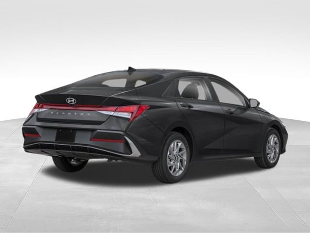Used 2024 Hyundai Elantra SEL FWD image 5