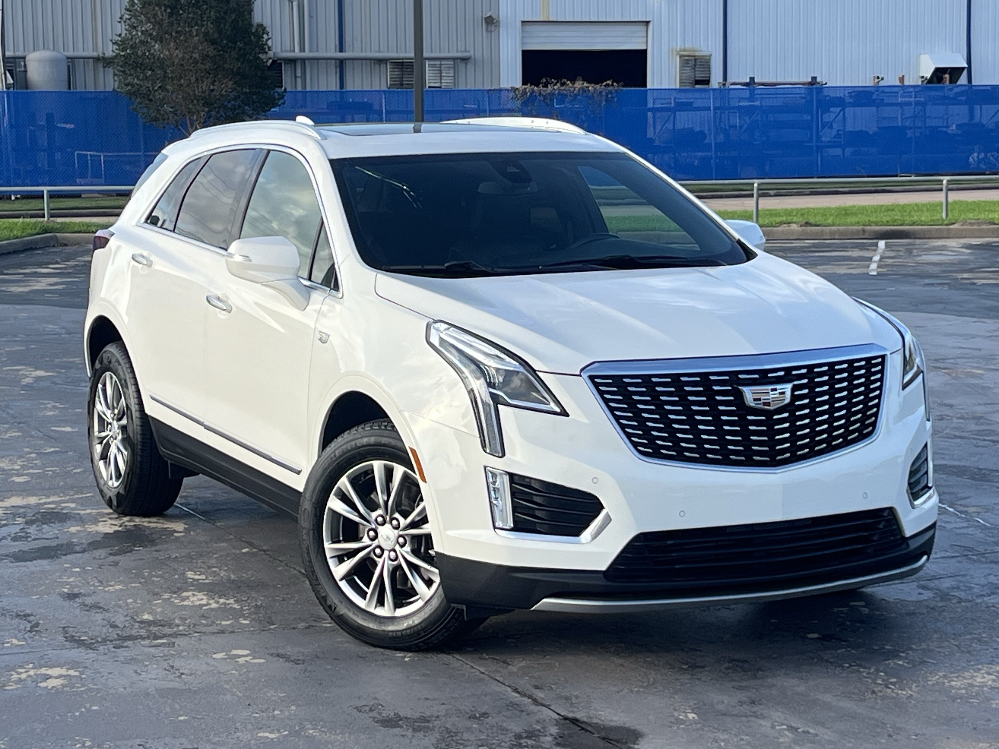Used 2021 Cadillac XT5 Premium Luxury FWD image 3