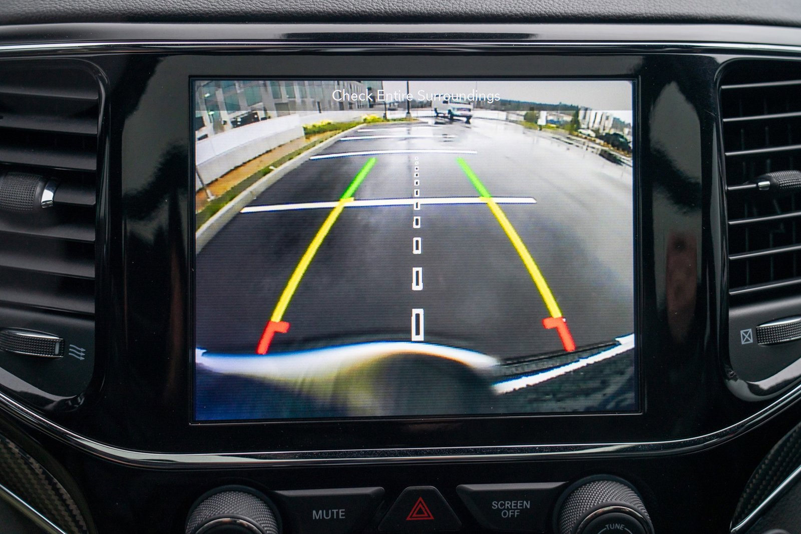 Used 2019 Jeep Grand Cherokee SRT image 18