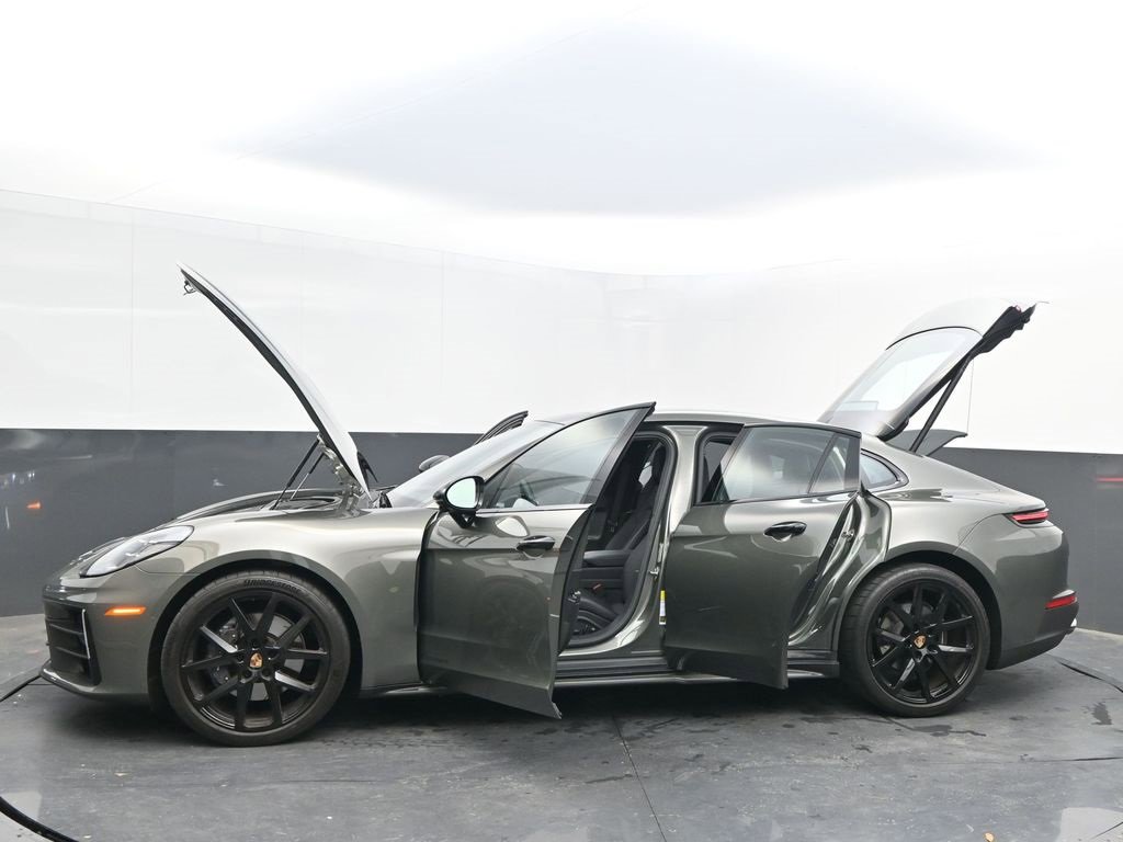 New 2025 Porsche Panamera image 39