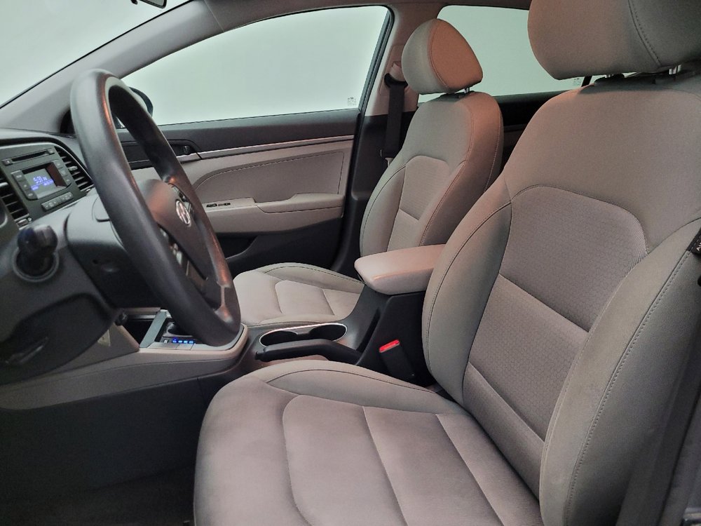 Used 2017 Hyundai Elantra SE image 17