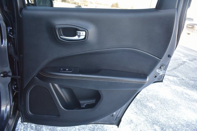 Used 2019 Jeep Compass Latitude w/ Popular Equipment Group image 38